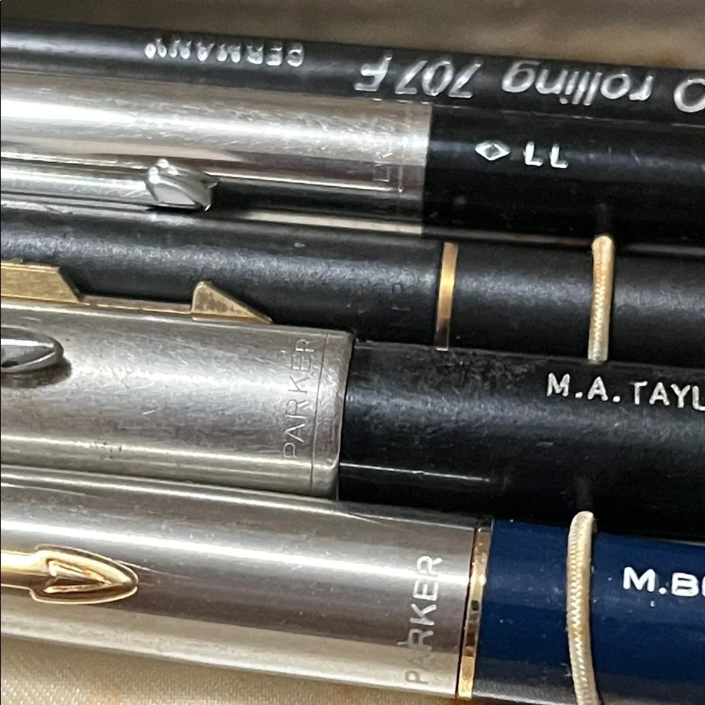 Parker Silver and Black Pen Set